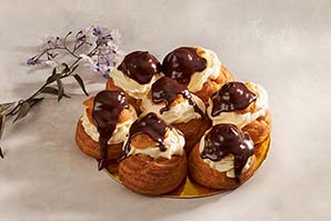 Corona de profiteroles